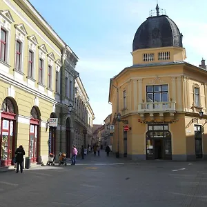 Apartment Akos Apartman, Eger